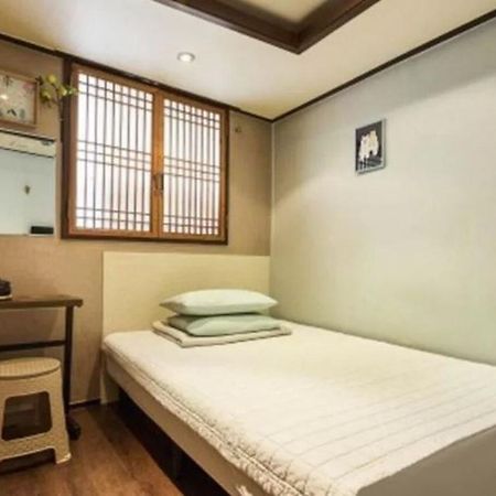 Red Panda Hotel Сеул Екстер'єр фото